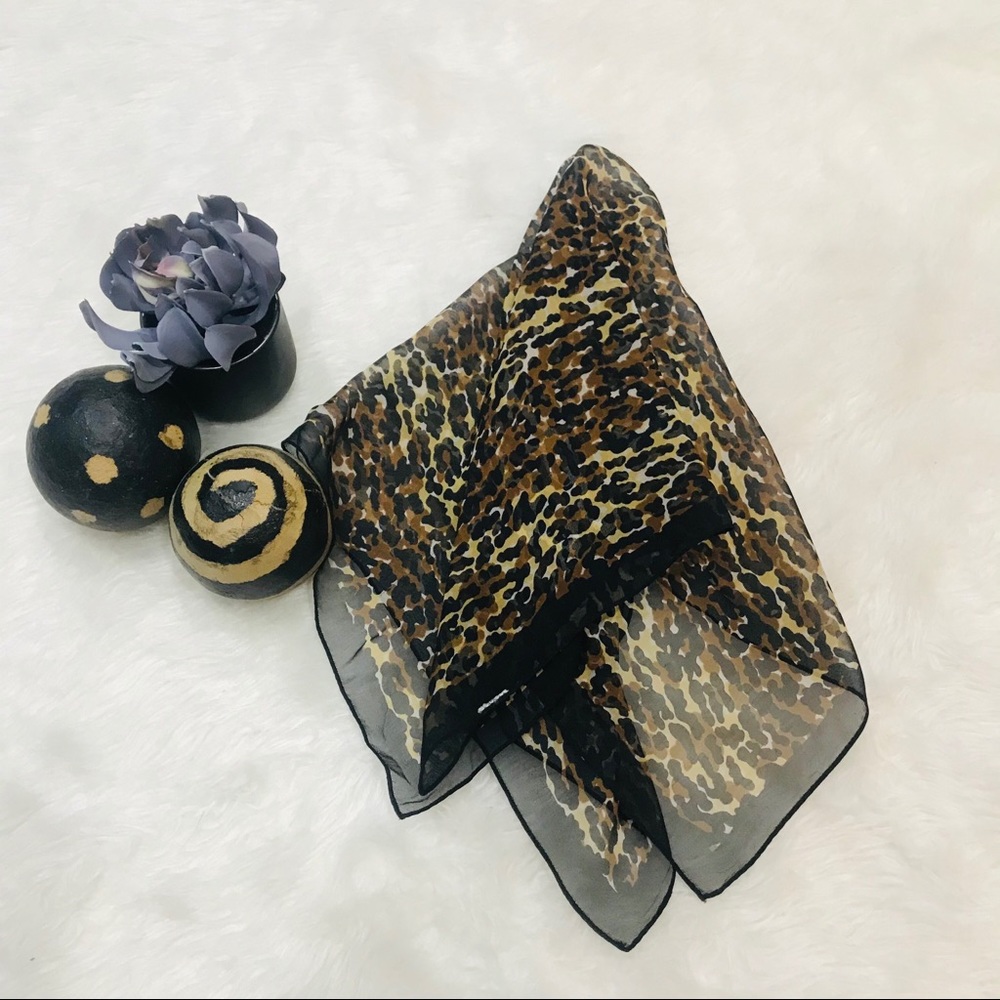 ✔️Animal Print Sheer Scarf